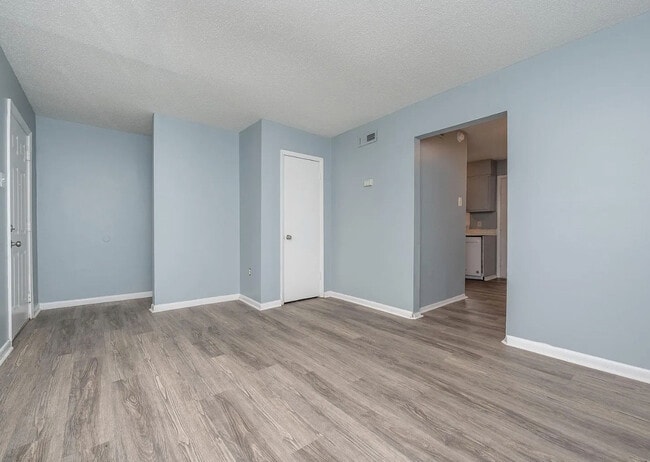 Building Photo - Emerald Commons Rental