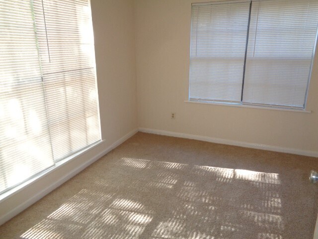 Photo - 1737 Hazelwood St Rental