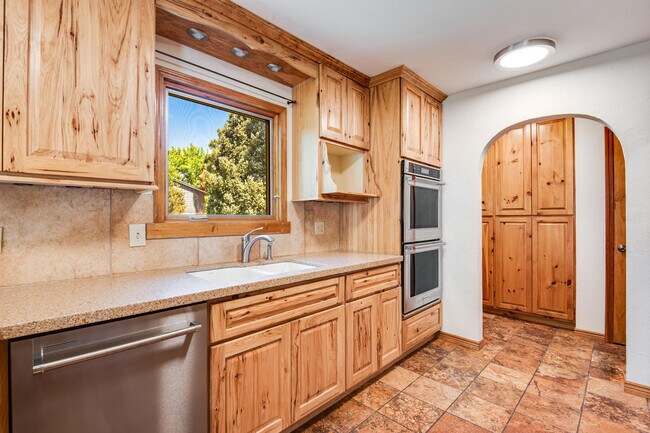 Photo - 5240 Sun Dial Pl