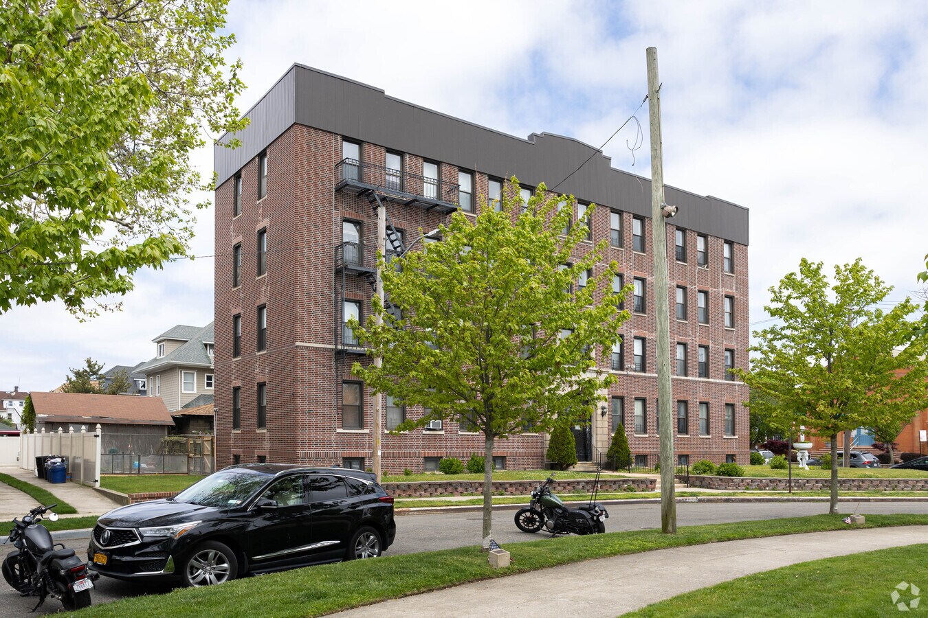 Photo - 12010 Rockaway Beach Blvd