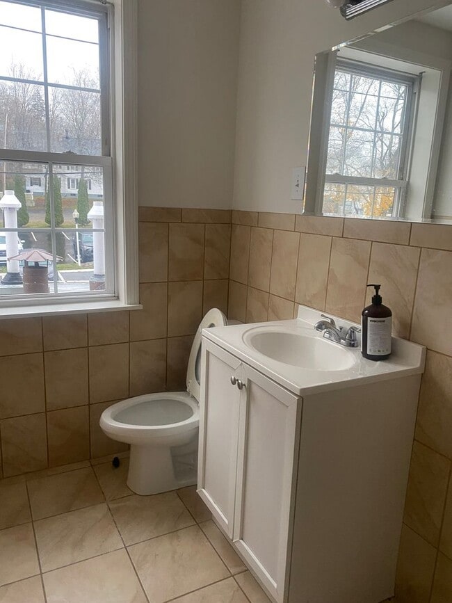 Photo - 2001-2nd floor Unit B