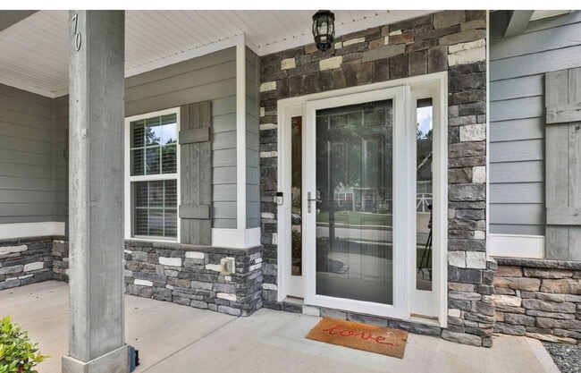 Photo - "Spacious 5-Bed Family Retreat with Movie Room & Cozy Patio Fireplace in Sharpsburg!"