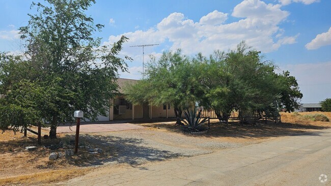 Building Photo - Comfortable Hacienda Living Rental