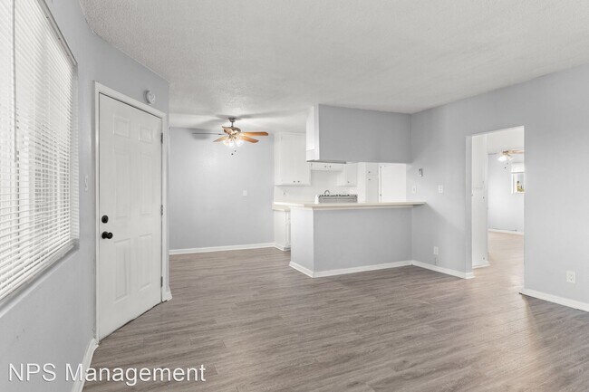 Photo - 2 br, 1 bath Apartment - 927 Daisy Avenue ...