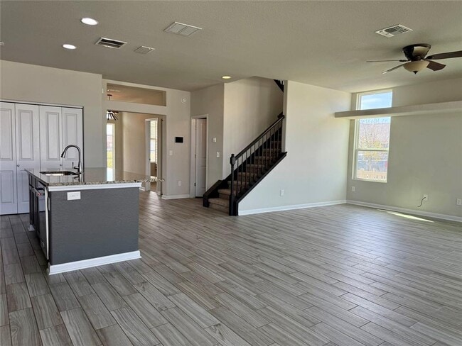 Photo - 1293 Nevarez