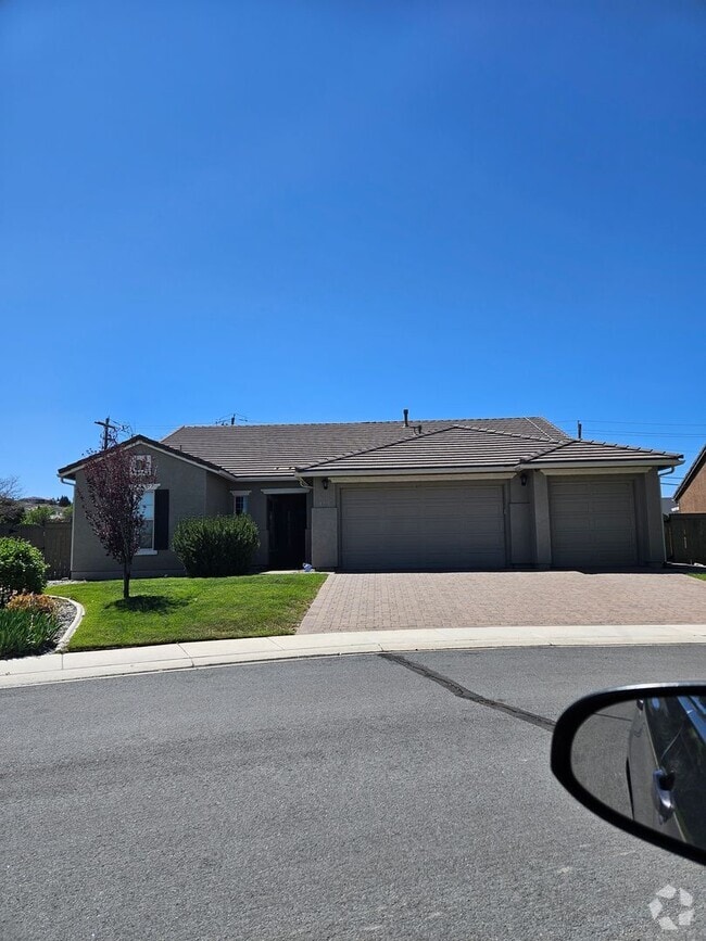 Building Photo - Gated Community with elegance and tranquil... Rental