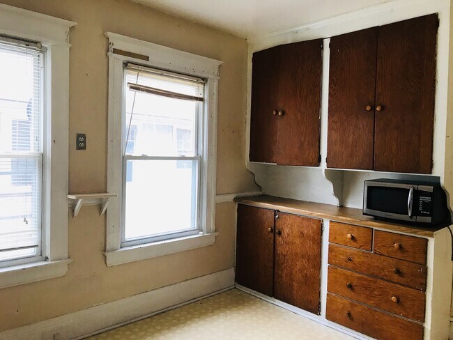 Photo - 943-945-945 Dewey Ave Unit 945 Dewey Ave