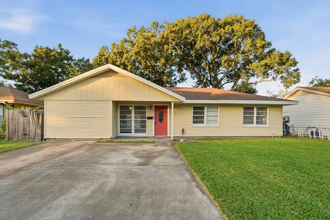 Photo - 2918 Tarpey Ave