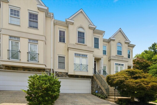 Building Photo - Elegant Corner-Lot Home with Spacious Living in Great Oak