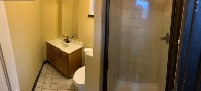 Baño - 2 Elk St Unidad A