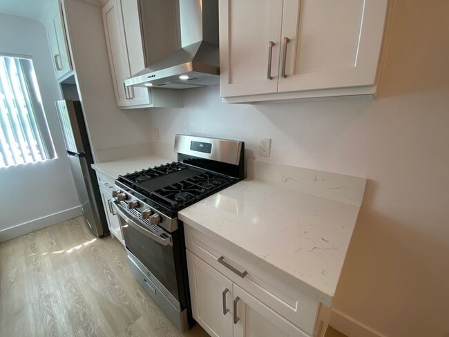 3900 W 1st St Unit 4