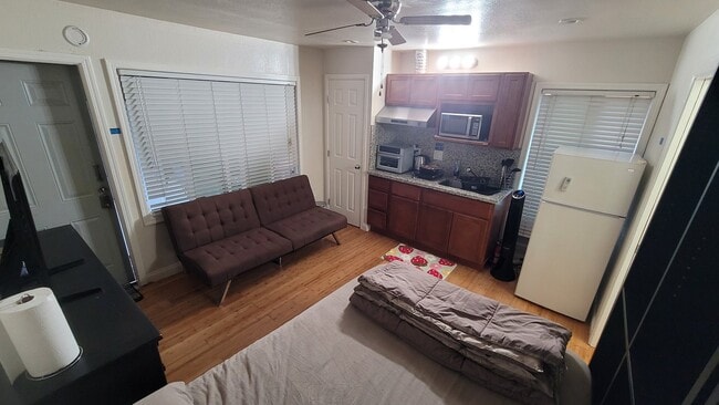 Photo - 1779 Corby Ave