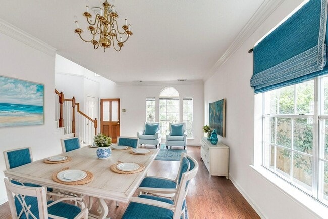 Photo - 1702 River Trail