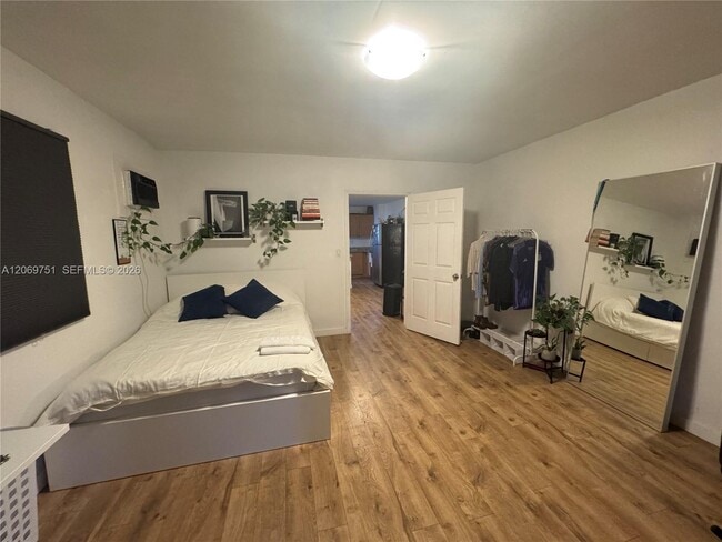 Photo - 329 NW 44th St