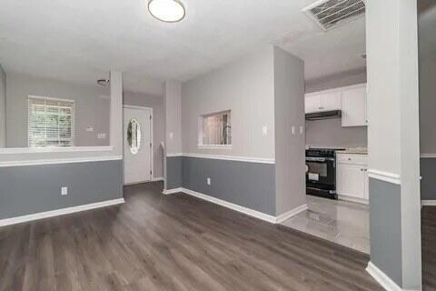 Photo - 305 Hazelnut Dr