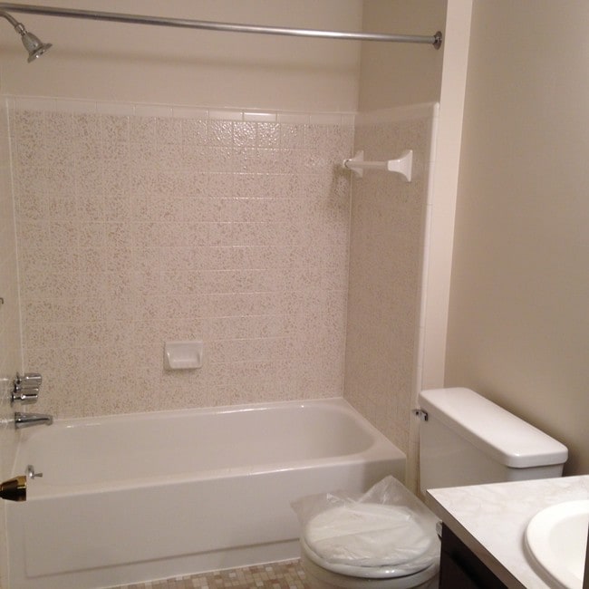 Building Photo - 28710 5 Mile Rd Unit 1 Bed Rental