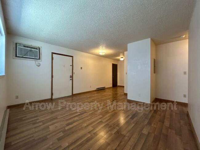 Photo - 910 East E Street