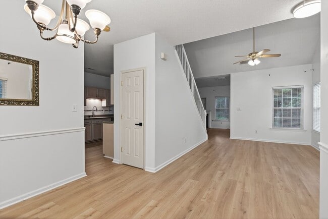 Photo - 302 Dorothy Dr