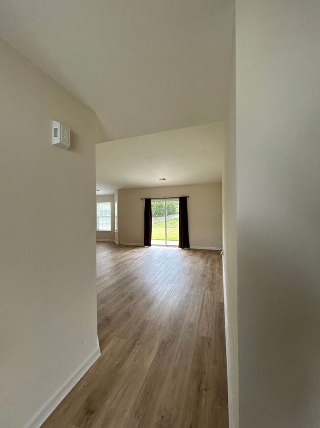 Photo - Beautiful 3-Bedroom Home in a Highly Desirable Community