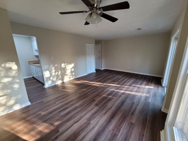 Photo - 1310 Louisville Rd Unidad 40