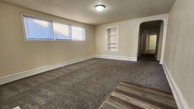 Photo - 4 Bedroom, 2 Full Bathroom - Total $650, but with short lease term!