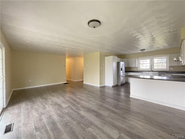 Photo - 8612 Peck St