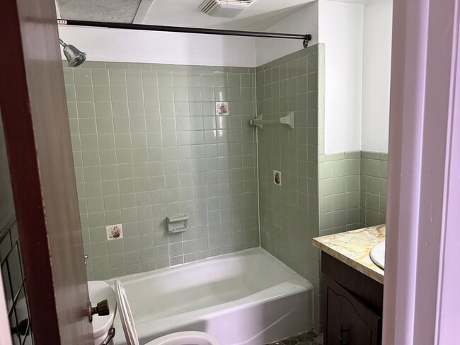 Photo - 377 Hudson Ave Unidad 377 Hudson Avenue - 2nd F