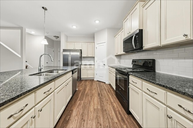 319 Crabapple Cir
