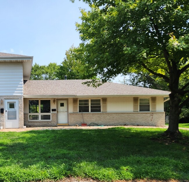 6134-Lower & Upper N Jayar Drive