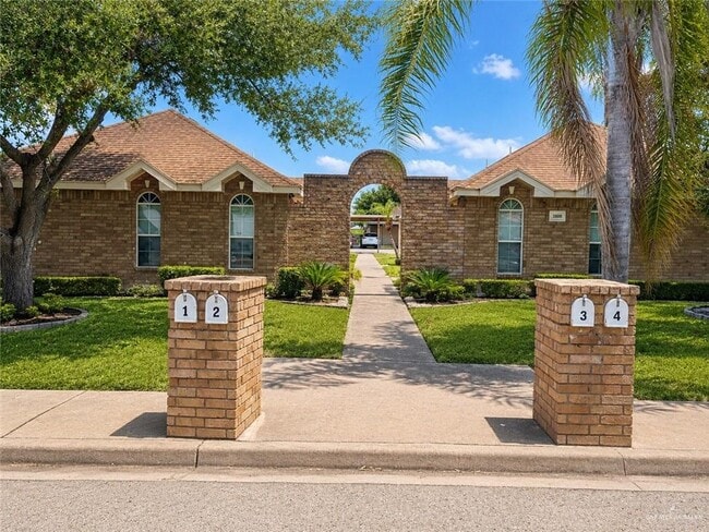 Building Photo - 9 Zelma St Unit 1