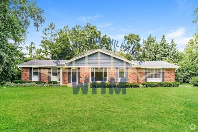 Building Photo - 825 Poplar Creek Dr Rental