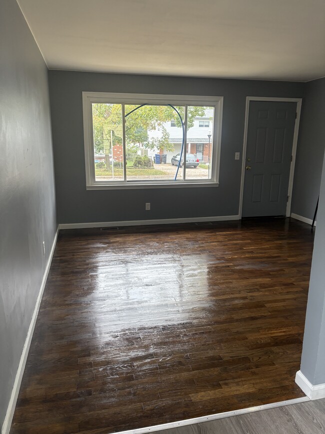 Photo - 5220 Western Rd