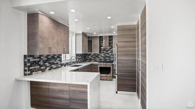 Building Photo - 1424 N Crescent Heights Blvd Unit 67 Rental