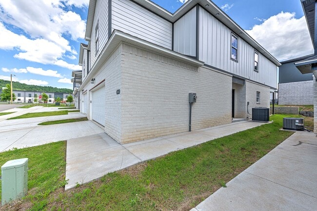 Photo - 939 S Benchmark Ln Unit #1