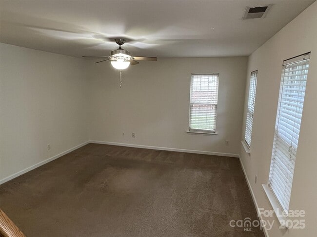 Photo - 688 Continental Dr