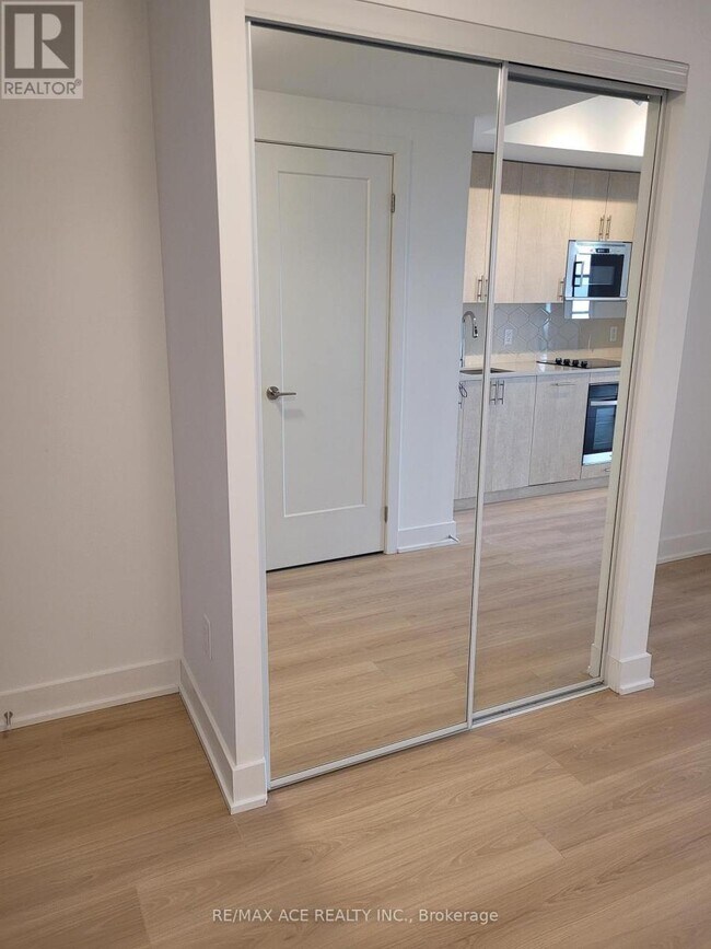 Photo - 2545 Simcoe St N Unit 612