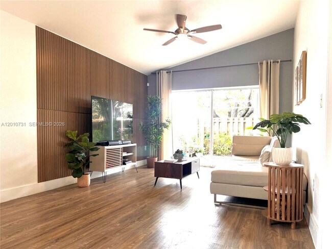 Photo - 16410 Sapphire Bend
