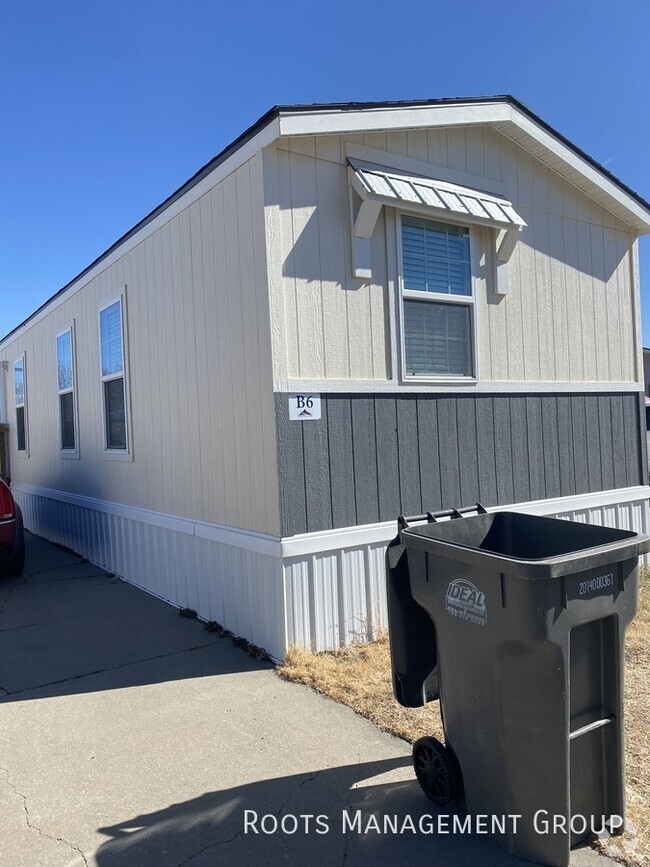 Building Photo - NOW LEASING! (Located in Hays, KS) Rental