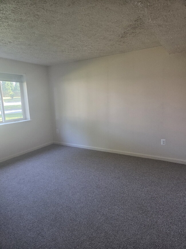 Photo - "Charming 2-Bed Retreat in Frederick - Cozy Living Awaits!" Unit C