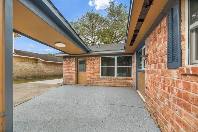 Photo - 9806 Sagebark Dr