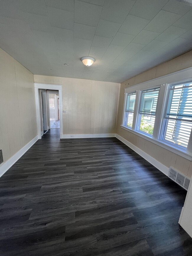 310 Chelsea Pl