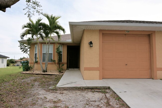 Building Photo - 706-708 SE 8th Terrace Unit 79b386c8-f48b-11e9-ab1a-1866dab910f5 Rental
