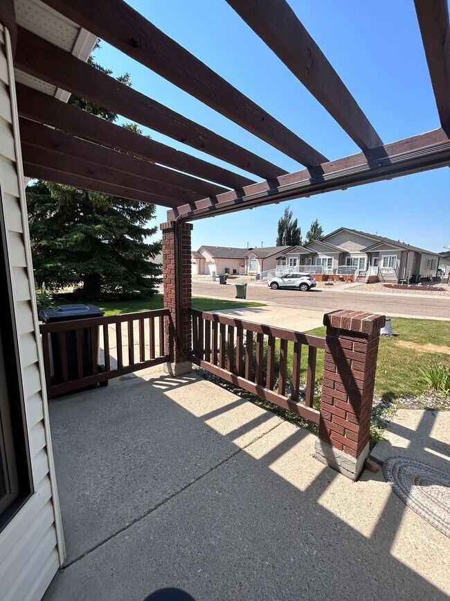 Photo - 2 Bed 1 Bath Unit in Ponoka, AB Unit 4409