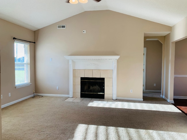 Photo - 218 Maddux Ct