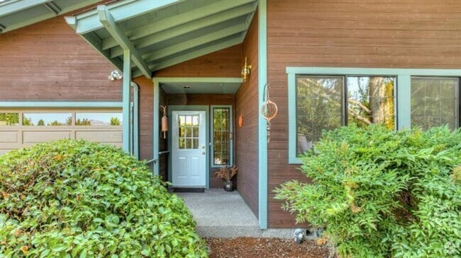 Building Photo - Serene 3 bed/2 bath home in beautiful gard...