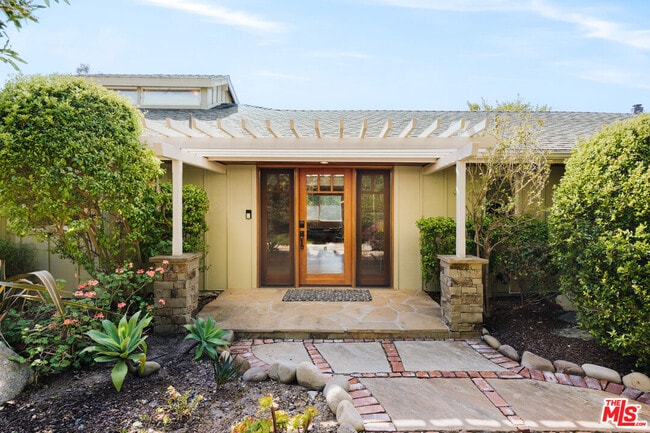 Photo - 6945 Whitesands Pl