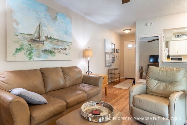 Photo - 2121 Wood St