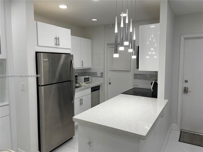 Photo - 1407 NE 56th St Unidad 103