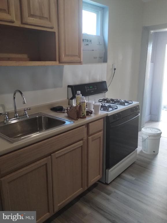 Building Photo - 767 E Hilton St Rental