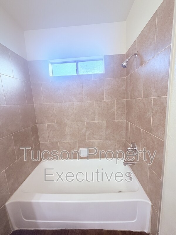 Photo - 660 S Tucson Blvd